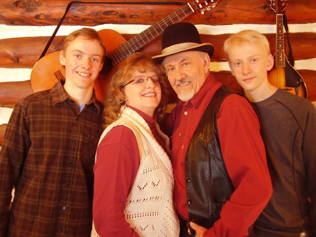 stringbean_and_family